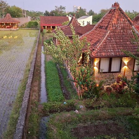Alamanda Family Villas, Pool & Local Tours Jogjacarta Exterior foto